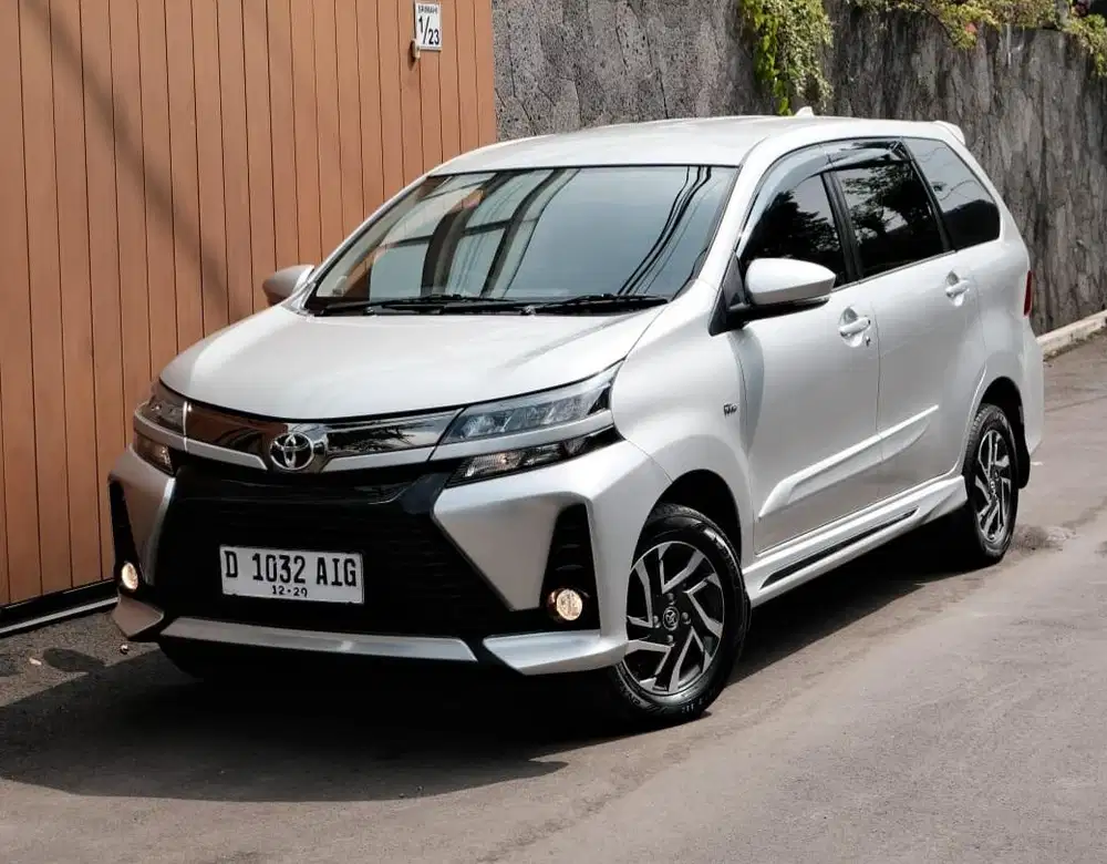 New AVANZA VELOZ 1.5 AT 2019 LowKM 41rb RECORD TOYOTA BANDUNG