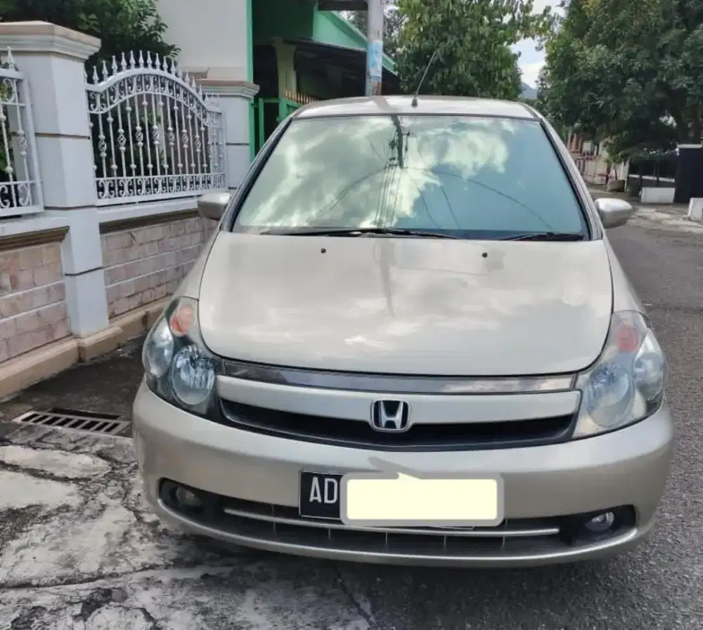 Honda Stream S7A 1.7 Facelift Matic Tahun 2004