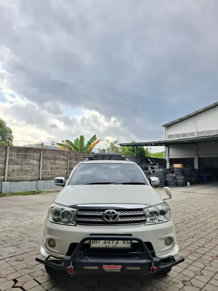 Fortuner 2010 G TRD manual. Km 128rb