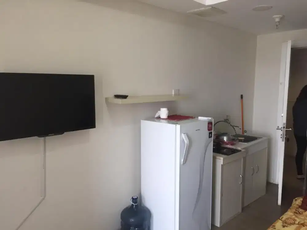 ready disewa unit apartemen green lake sunter,studio furnished,ac dan waterheater,luas 20,lantai tengah