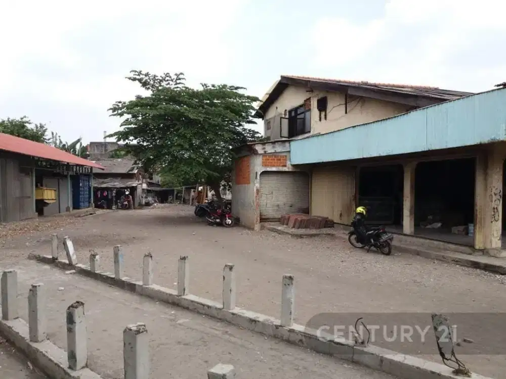 Rumah Lama di Cakung Jakarta Timur - Bisa Untuk Office & Pool Taxi