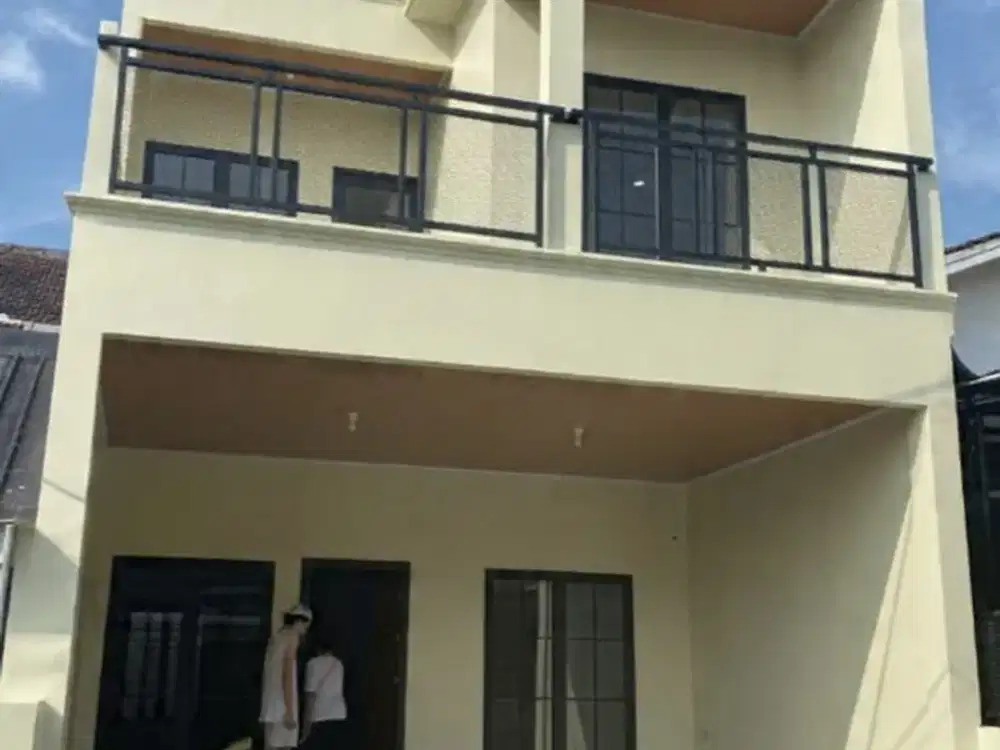 DIJUAL MEWAH RUMAH 2 LANTAI BAGUS HARGA NEGO STRATEGIS SENTUL CITY SSR940
