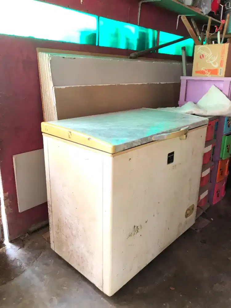 Freezer sharp masih normal