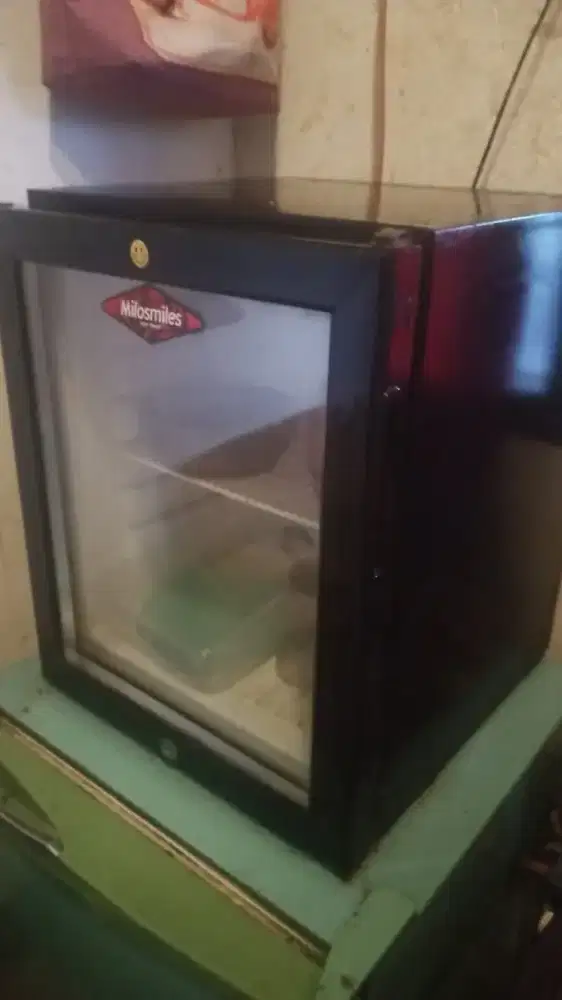 Kulkas kecil/showcase