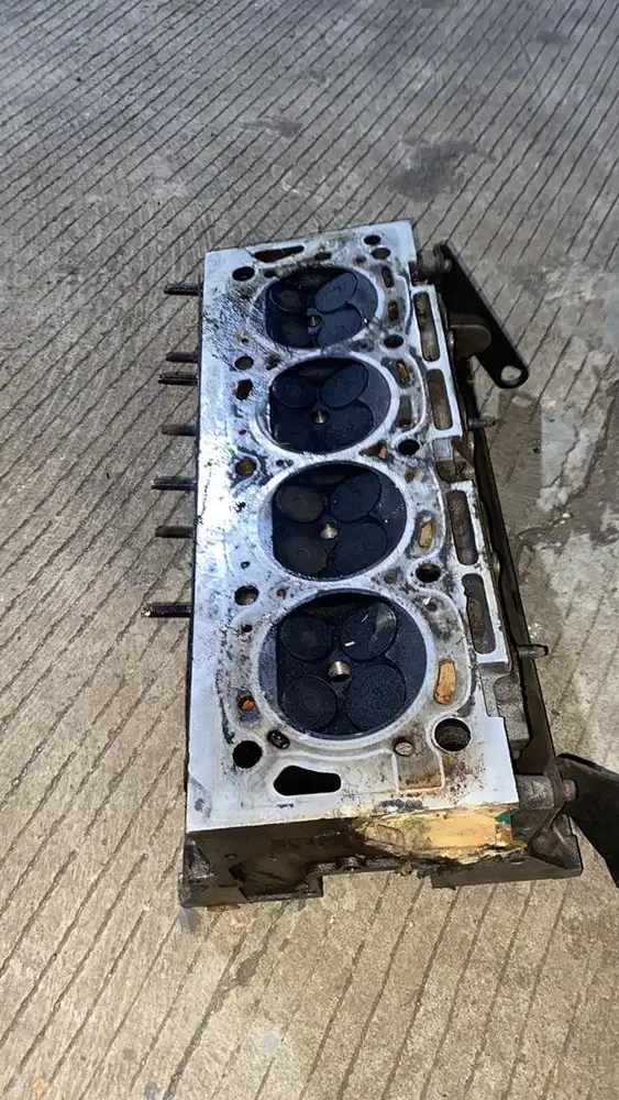 Cylinder Head Peugeot 406 D8