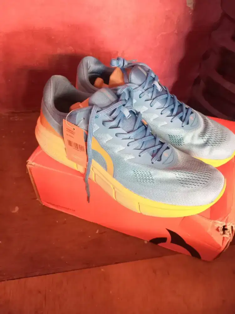 Sepatu ortus original no 44 masih baru