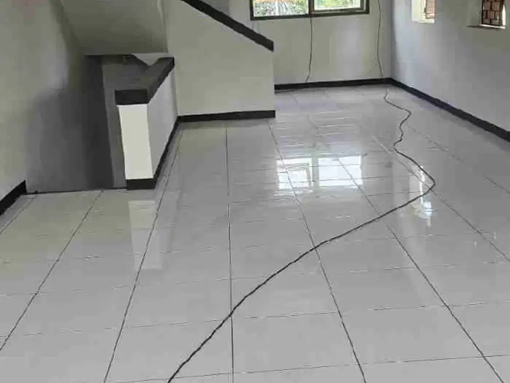 Ruko 3 lantai siap pakai di Gempol Sari