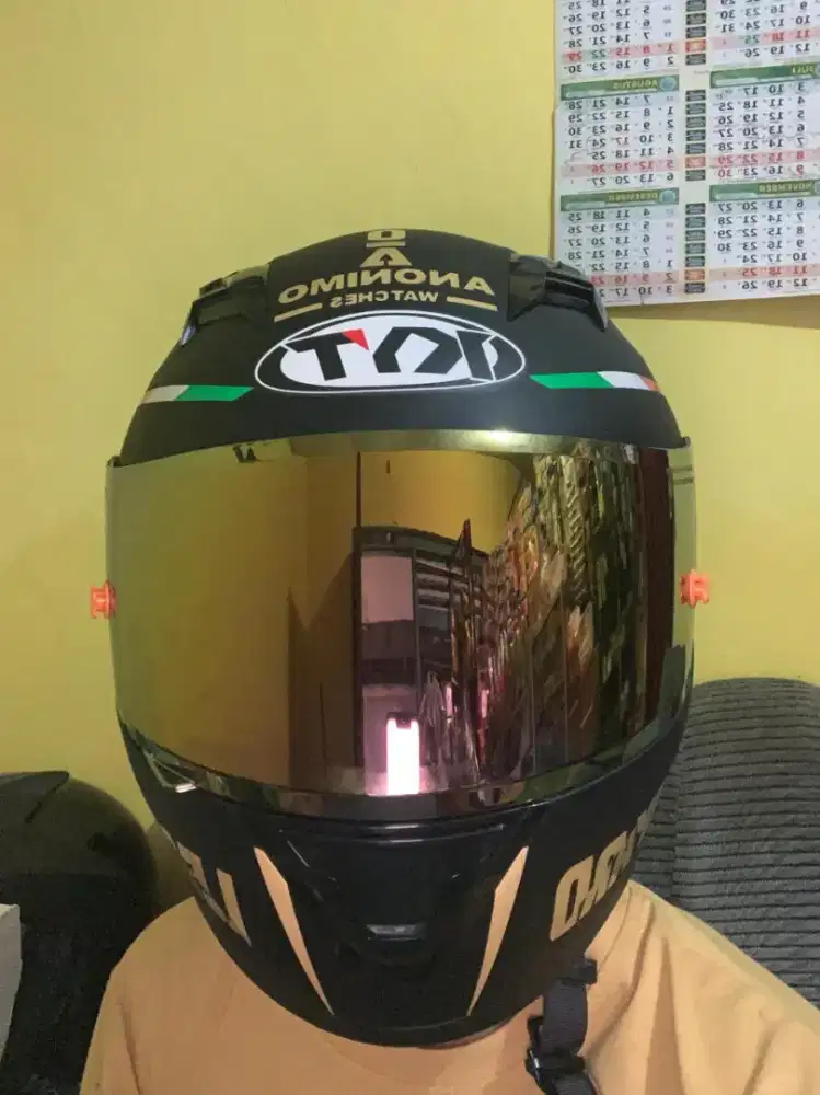 helm kyt R 10 barang 95% mulus