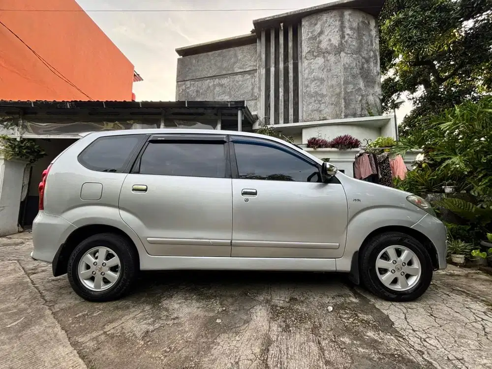 MURAHHH lagi BU, Avanza G 2010 Manual – Silver Mulus!