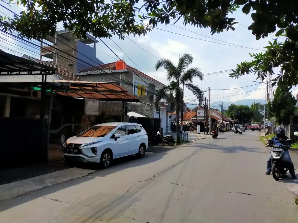 Sewa Rumah Arcamanik Pinggir Jalan Ramai dekat Griya Arcamanik Bandung | SW002