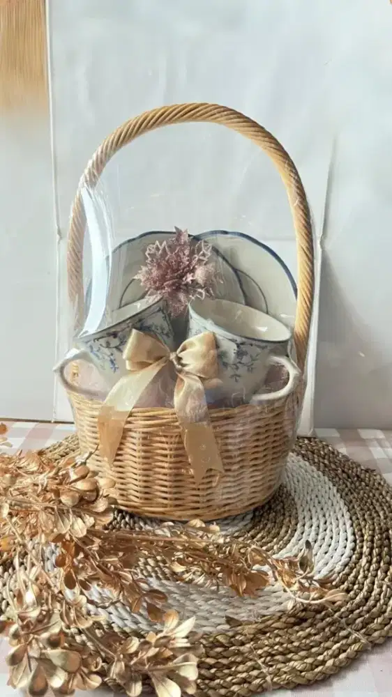 HAMPERS NATAL CUP N SAUCER