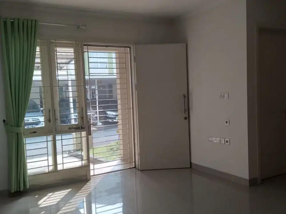 HOUSE FOR SALE: CLUSTER THOMSON SUMMARECON