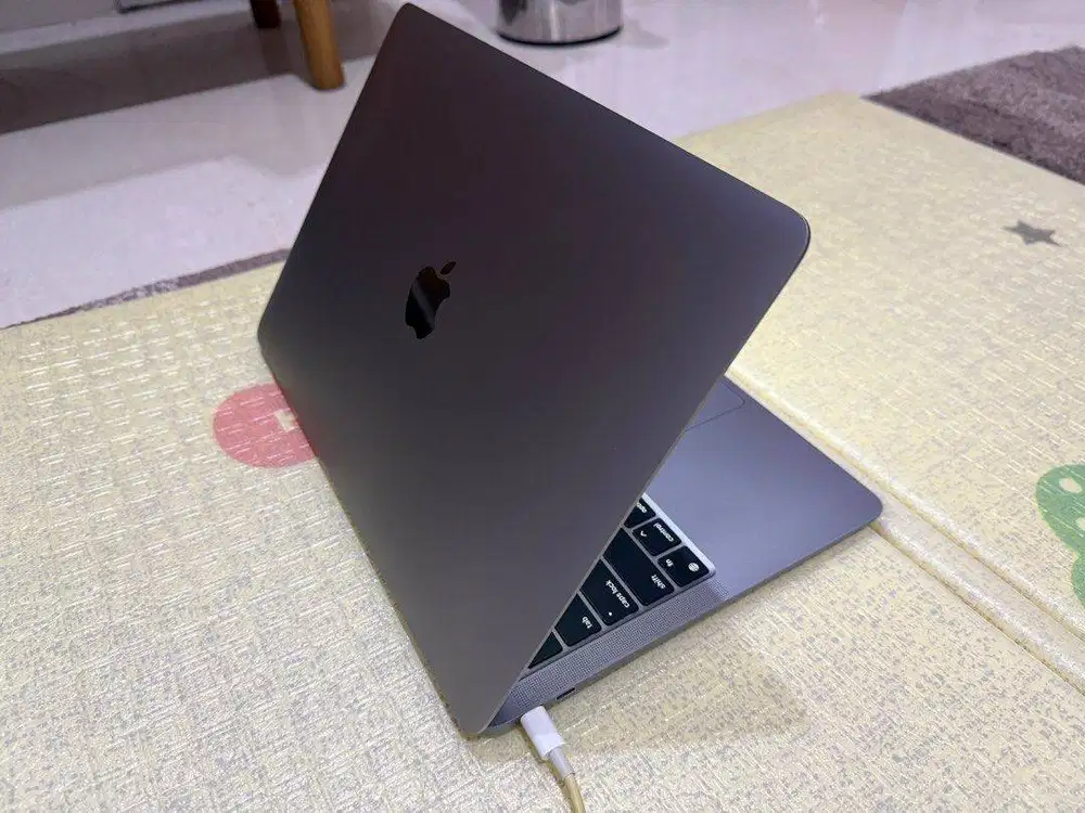 Macbook Air M1 8GB