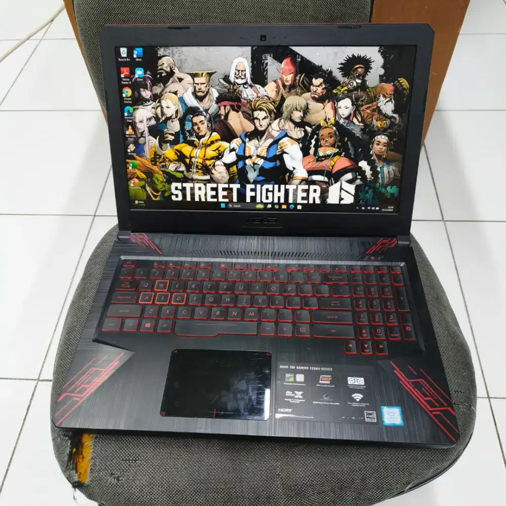 Asus Tuf gaming FX504GD Core I7-8750H Ram 16gb ssd 512gb GTX 1050