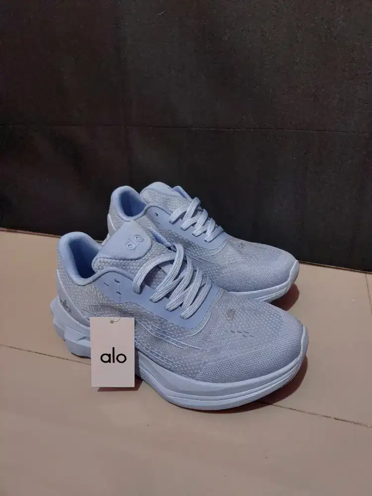 Sepatu Alo Runner