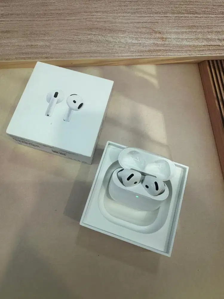 Apple Airpods Gen 4 garansi ibox 18/09/26 like new