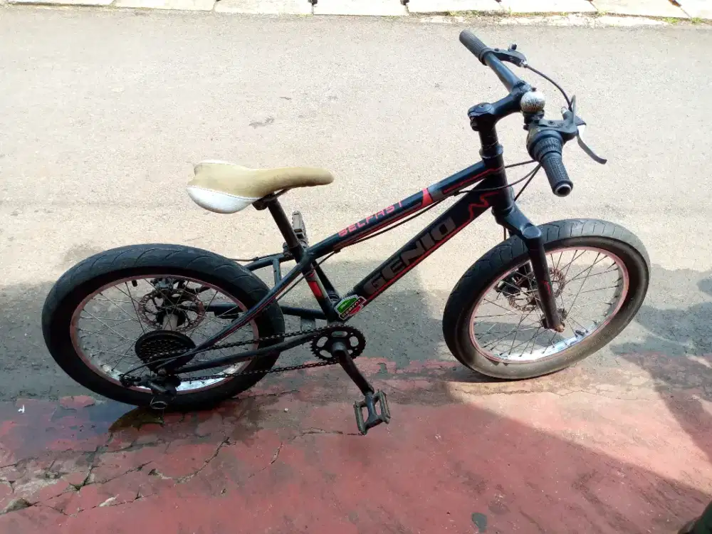 Sepeda BMX UK 20