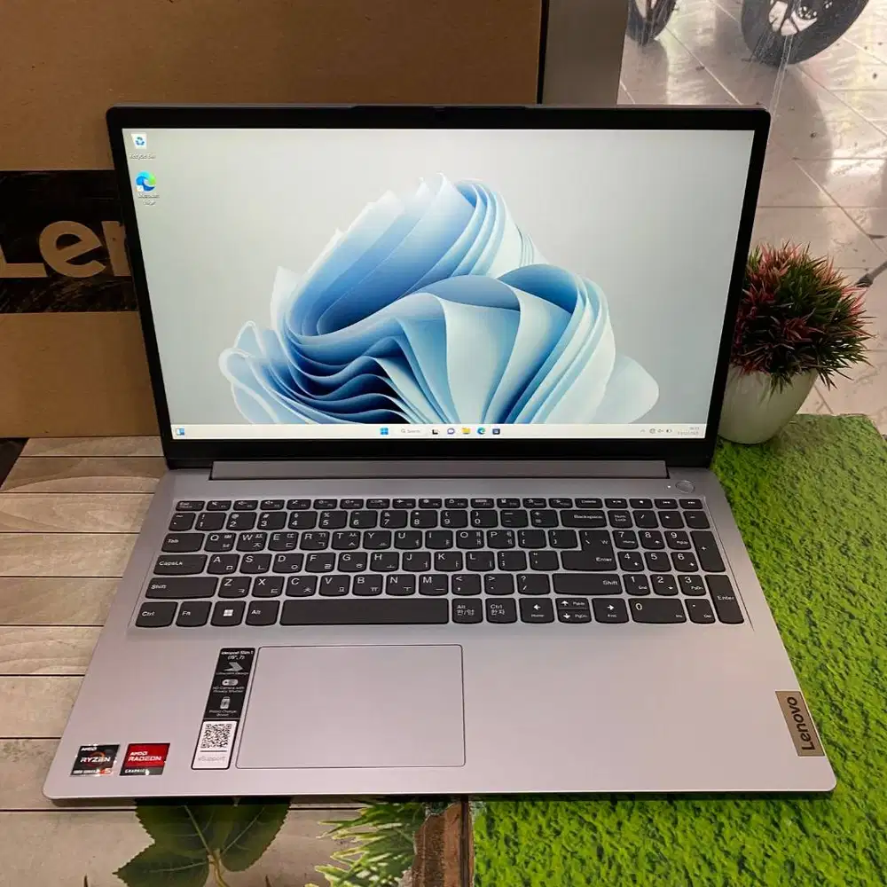 New Lenovo Ideapad Slim 1 15ALC7 Ryzen 5-5625U 8GB 256GB 15,6 FHD