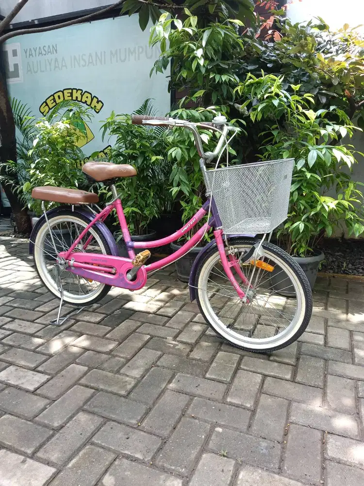 Sepeda Perempuan United Class X 20