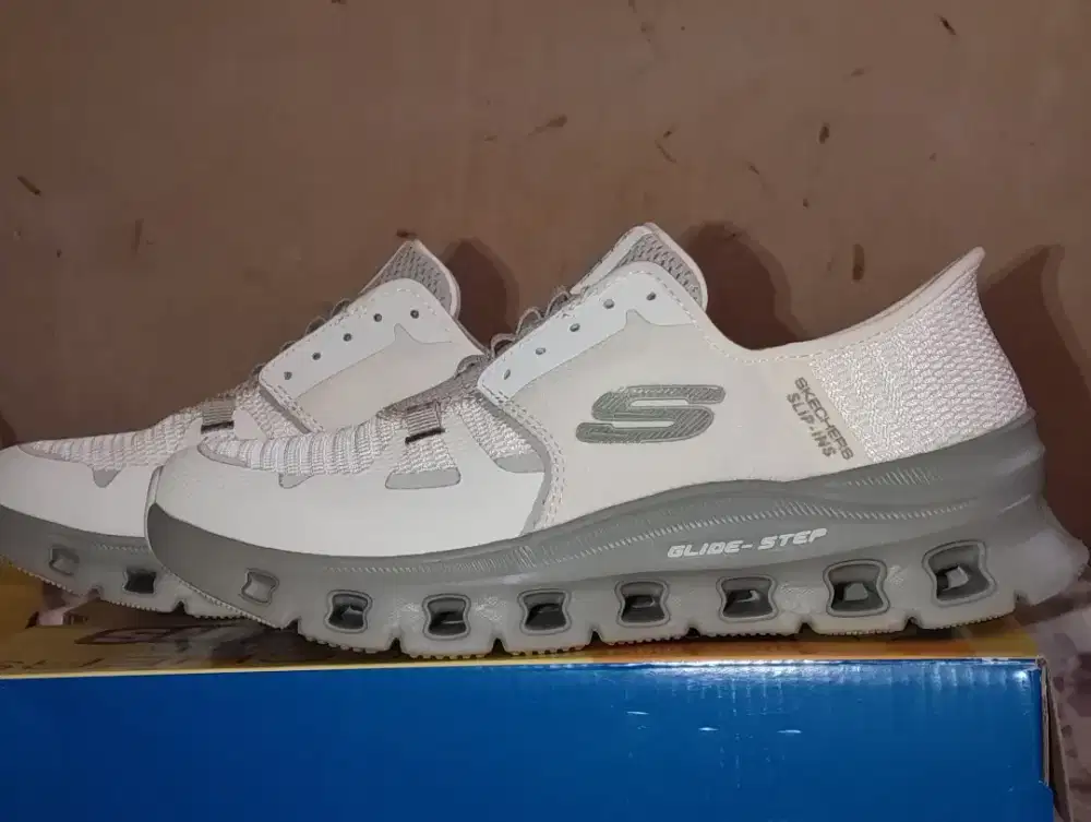 JUAL SEPATU SKECHERS