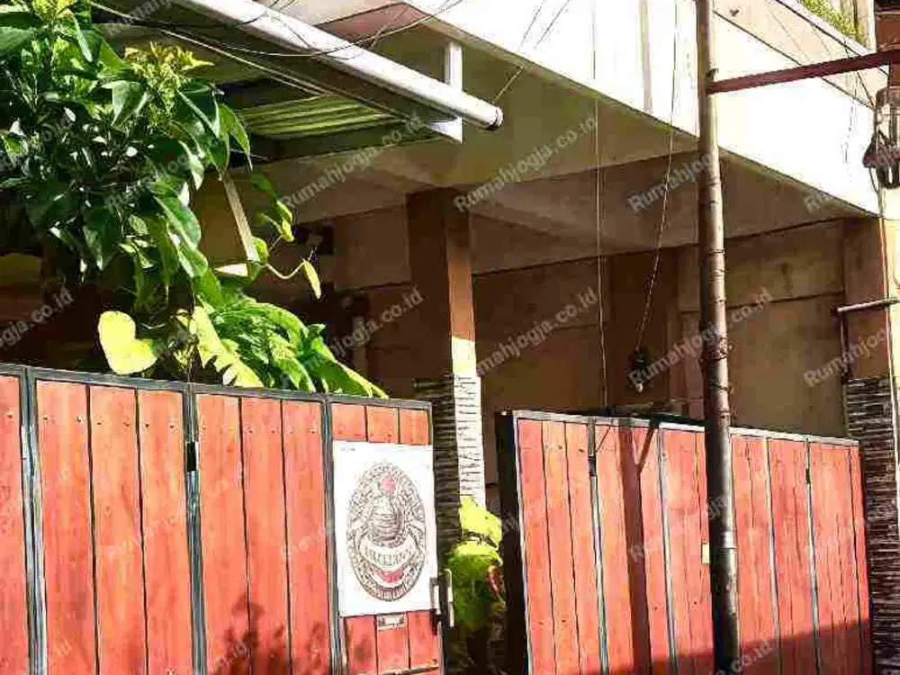 rumah kost ekslusif 8 kamar tidur Sagan 300m dari ugm