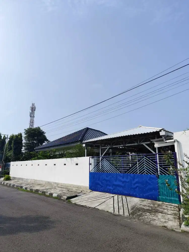 DIJUAL RUMAH HITUNG TANAH HOOK ADA LAHAN TEMPAT USAHA, PDAM, SHM