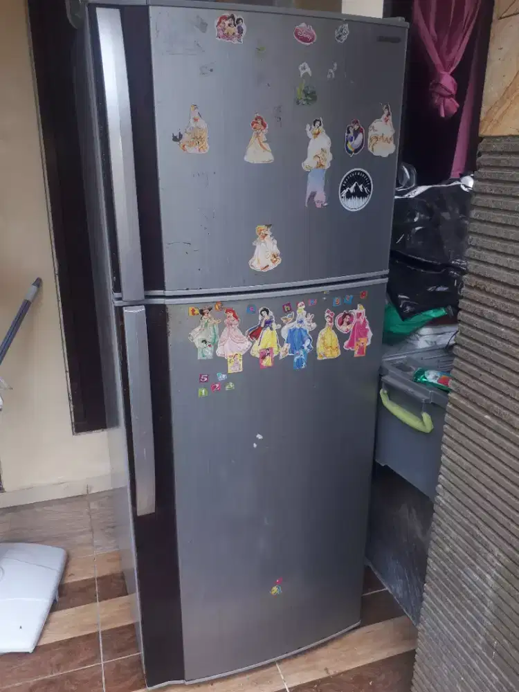 Sharp 2pintu jumbo