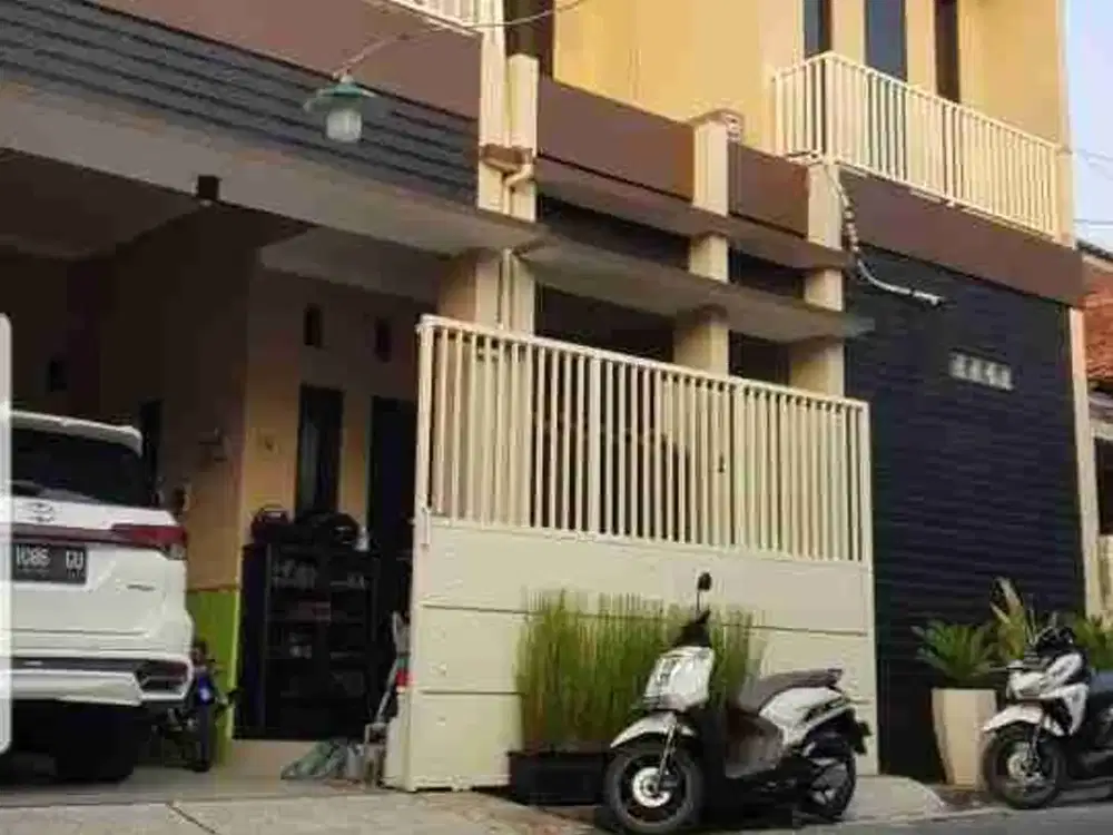 Dijual rumah 2 lantai full furnished di Babatan wiyung