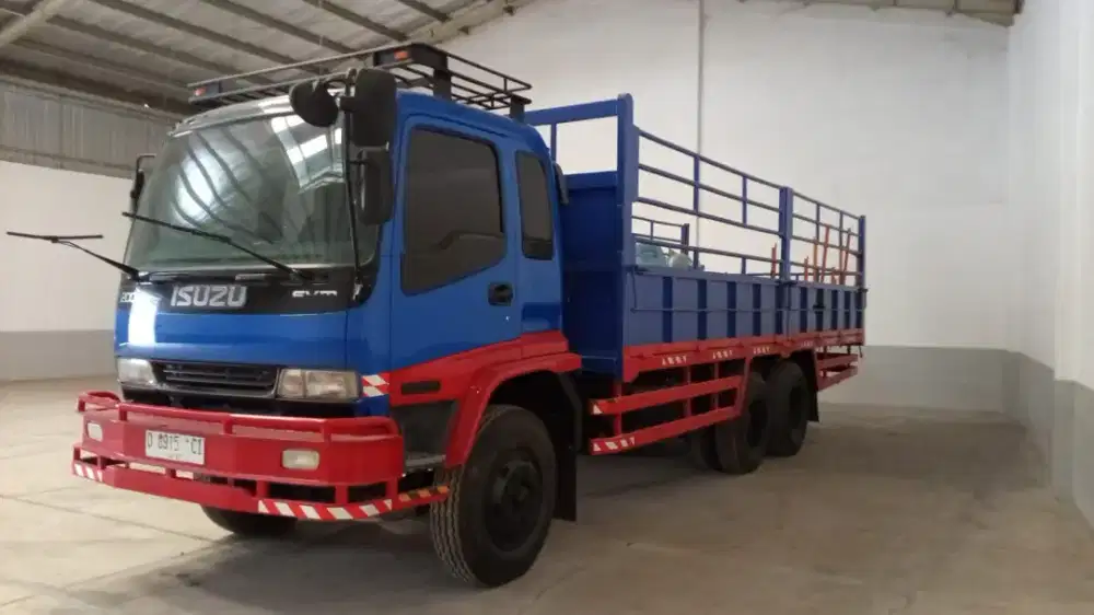 Tronton Isuzu Borneo 6x2 siap cari duit