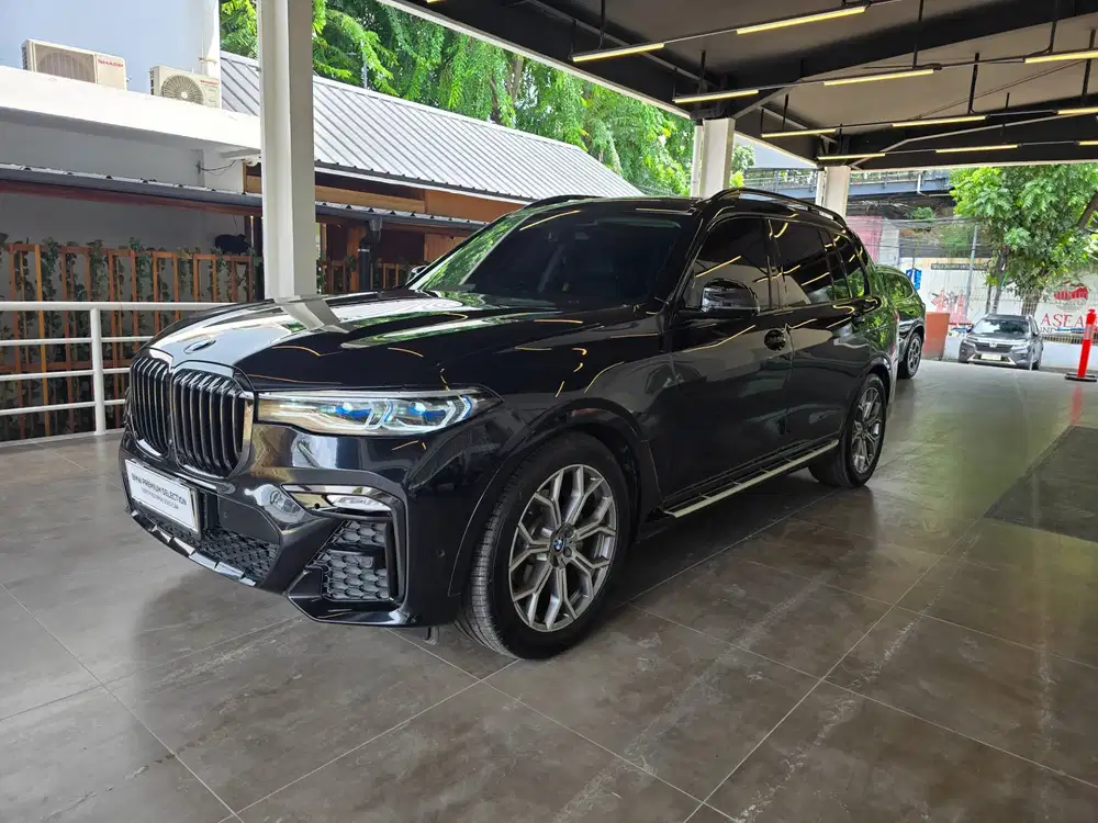 2019 BMW X7 xDrive40i Pure Excellence CBU.