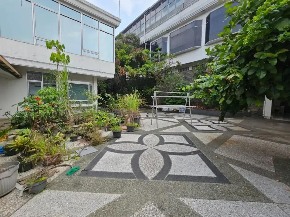 Hitung Tanah Bawah NJOP Strategis Mainroad Jl Garuda Bandung  S p e s i f i k a s i :  Jumlah Lantai : 1 Luas Tanah : 1.210 m2  Luas Bangunan : 500 m2