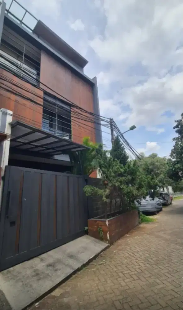 Rumah 3 Lantai Citra Garden