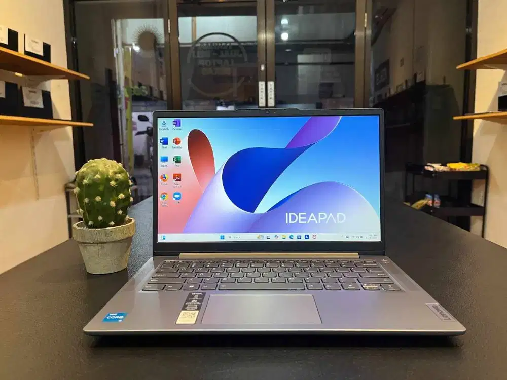 LAPTOP LENOVO IDEAPAD SLIM 3i 14IRU8 // GARANSI RESMI