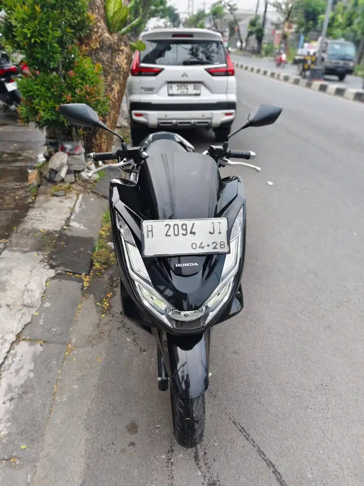Honda PCX 160 CBS Tahun 2023