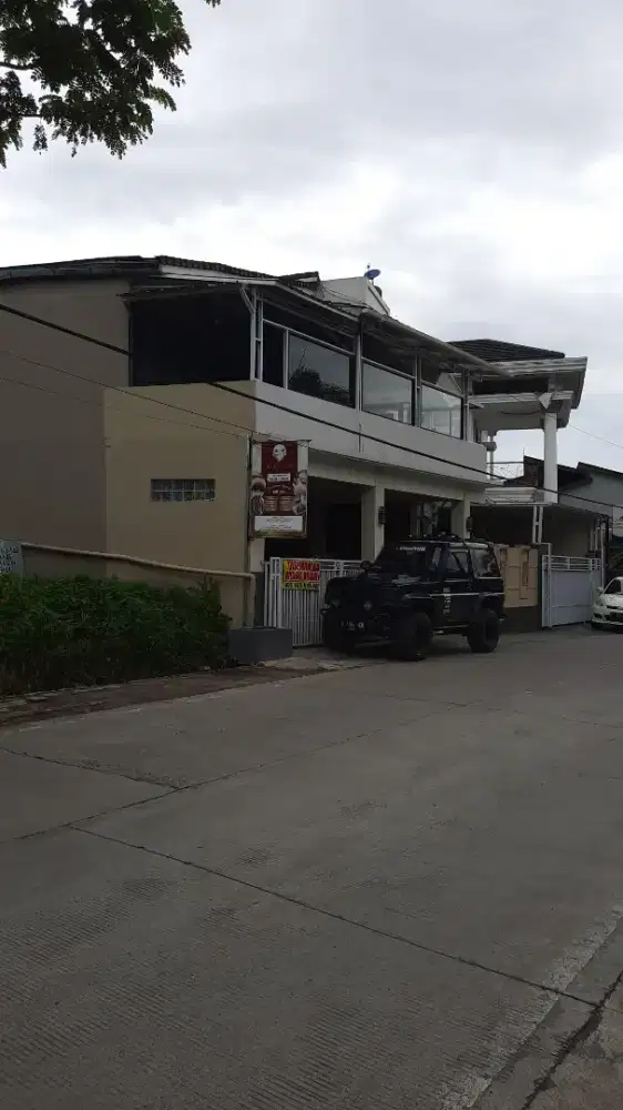 Kost strategis, pinggir jalan raya