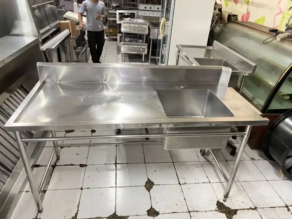 Sink sayap kiri ukuran 173x75x85 ukuran lubang 50x50x30 Harga : 2,8jt