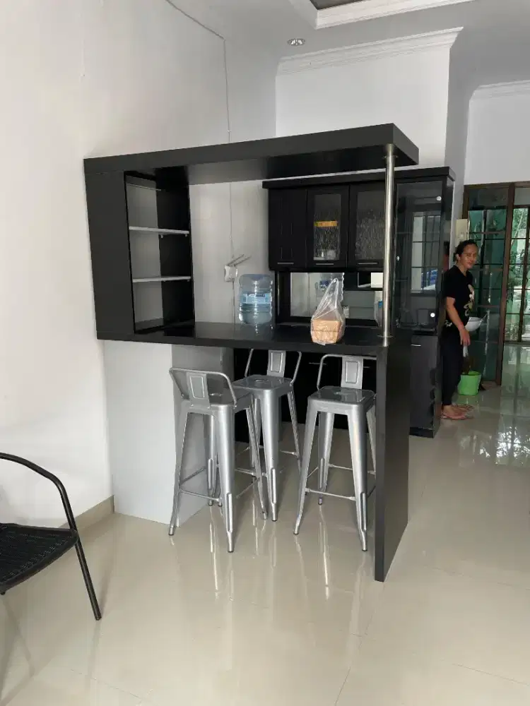 Mini pantry tidak dengan kursi