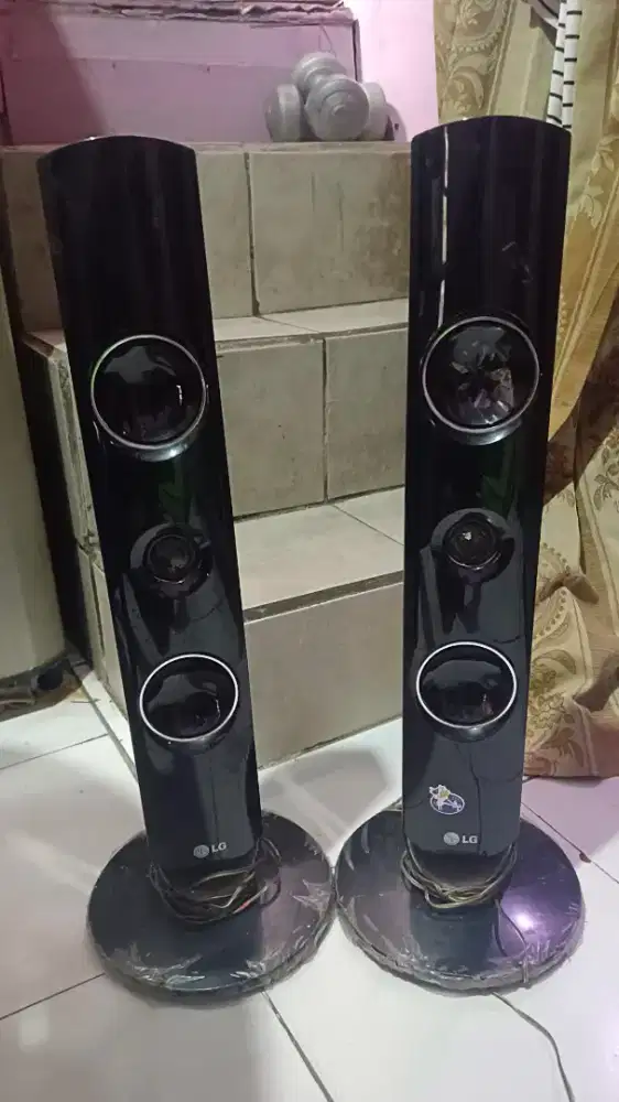 Speaker tower LG pasif sepasang masih bagus suara mantap