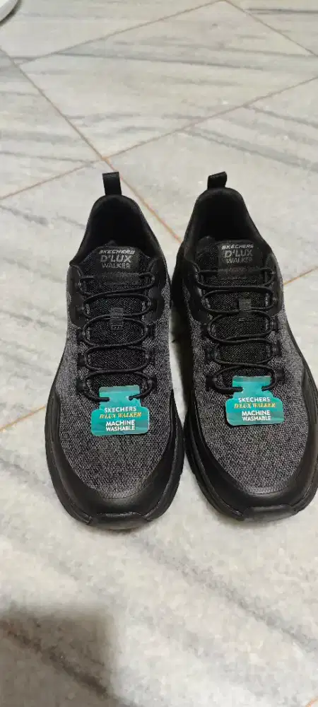 Sepatu Skechers Walker ukuran 42