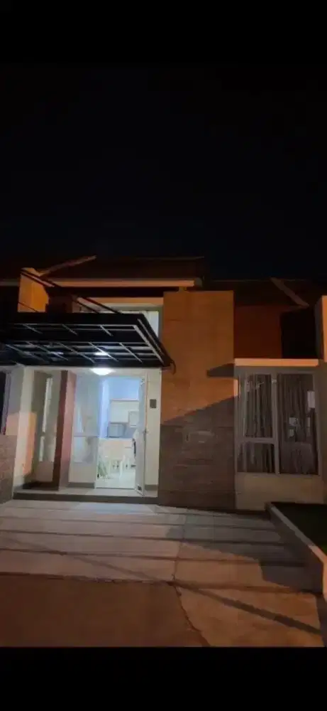 Disewakan Rumah Furnished Untk Pertahun Di Cluster Lakeview Bukit Dago