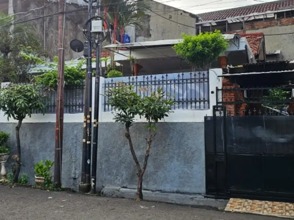 dijual rumah di Bendi Kebayoran Lama