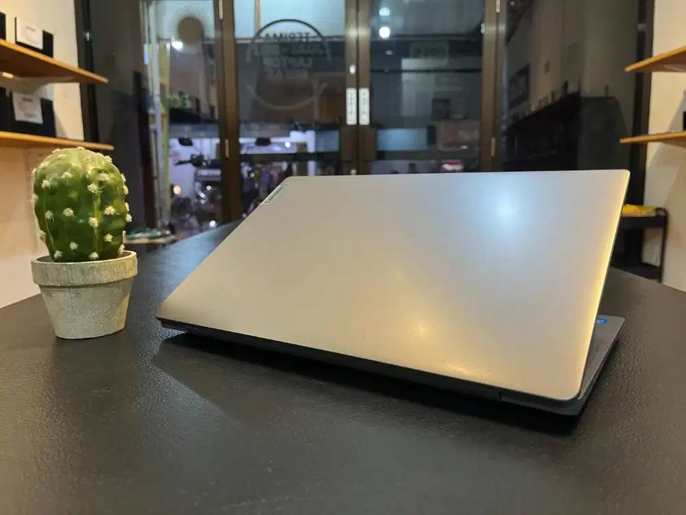LAPTOP LENOVO IDEAPAD SLIM 3i 14IRU8 // GARANSI RESMI