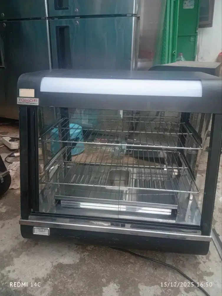 Food Warmer merk TOMORI
Uk65×48×62
Termostrat on off
Ready stok 3 unit