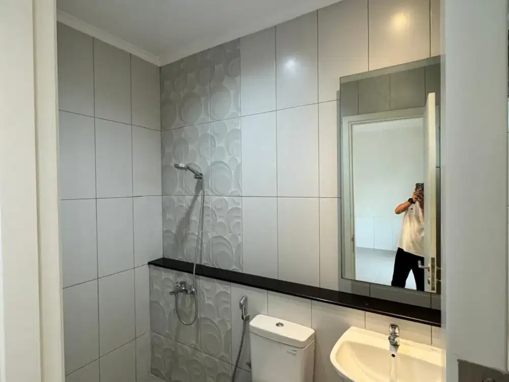 DISEWAKAN RUMAH SEMI FURNISHED CLUSTER AMANDA