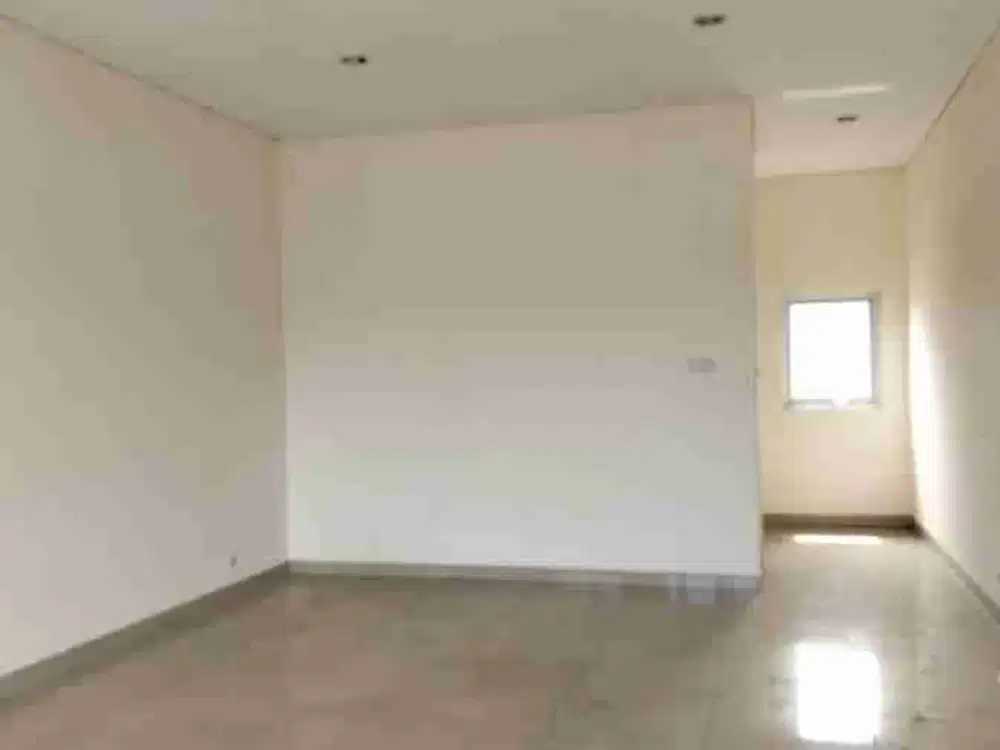 Ruko Strategis 2 Lantai Murah siap huni, Sayap Taman Kopo Indah