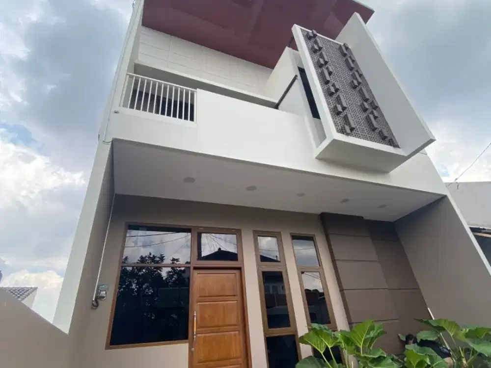 Akses Mudah Rumah Siap Huni 4 KT 7 Menit ke Pakuwon Mall