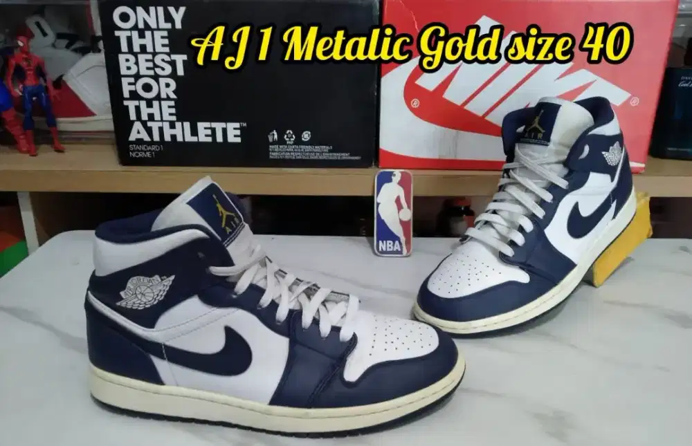 Sepatu Nike Air Jordan AJ1 metalic grey