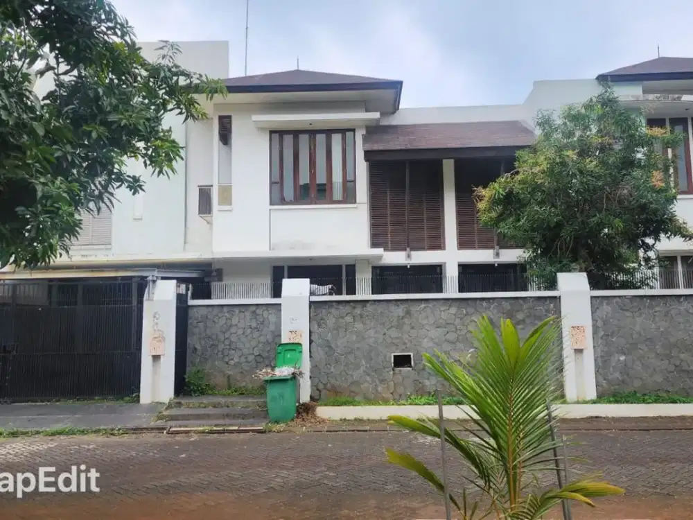 Dijual Rumah Hoek di Villa Gading Indah Lt.600m2 Harga Nego