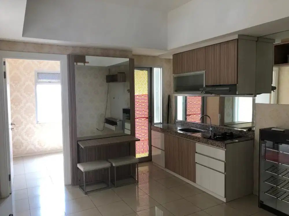 disewa unit apartemen green lake sunter,2bedrooms,semifurnished,luas 42,kitchen set,2 unit AC,lantai rendah