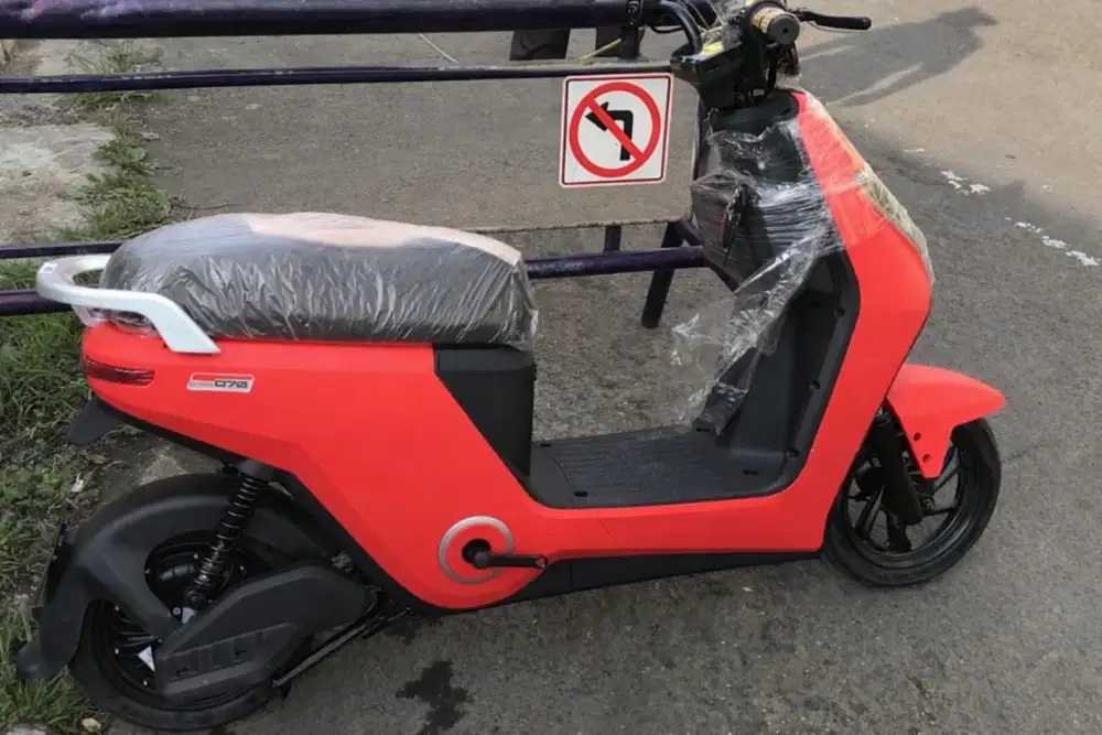 SEPEDA LISTRIK MERK UWINFLY 100% BARU (BELUM PERNAH DIPAKAI) EX HADIAH